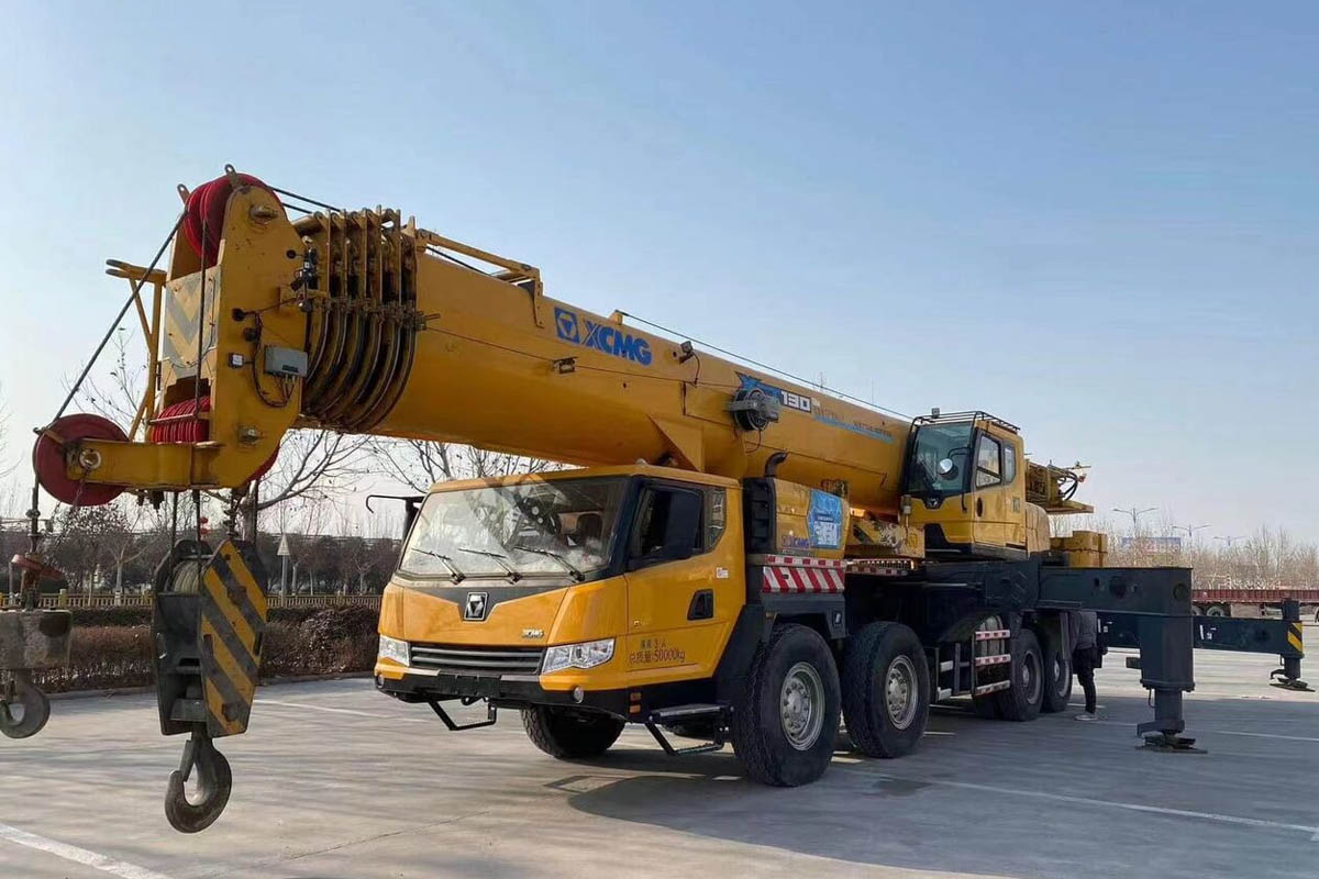 Xe cẩu chuyên dụng XCMG 130 tấn