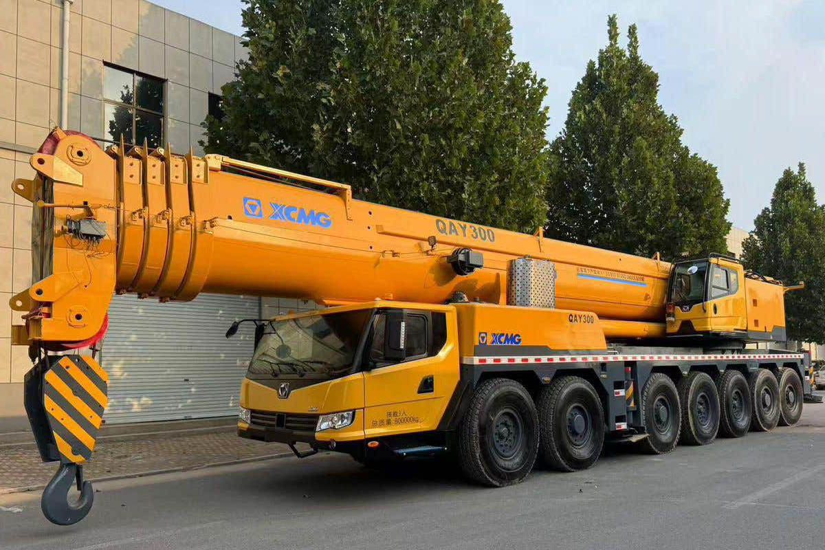 Xe cẩu chuyên dụng XCMG 300 tấn