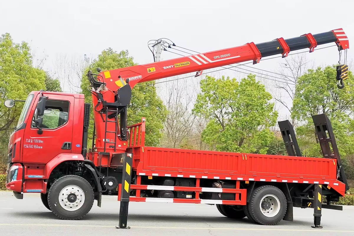 Xe cẩu tự hành SPS20000 SANY 8 tấn (nâng thực tế 9 tấn)