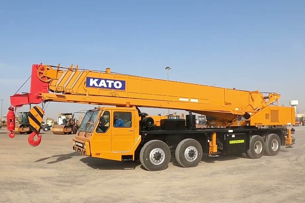 Xe cẩu KATO 55 tấn