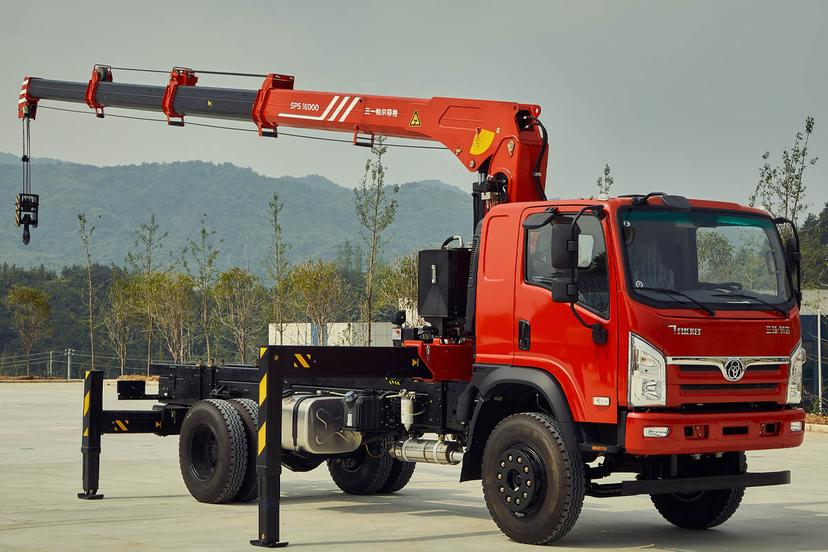 Xe cẩu tự hành SPS16000 SANY 7 tấn