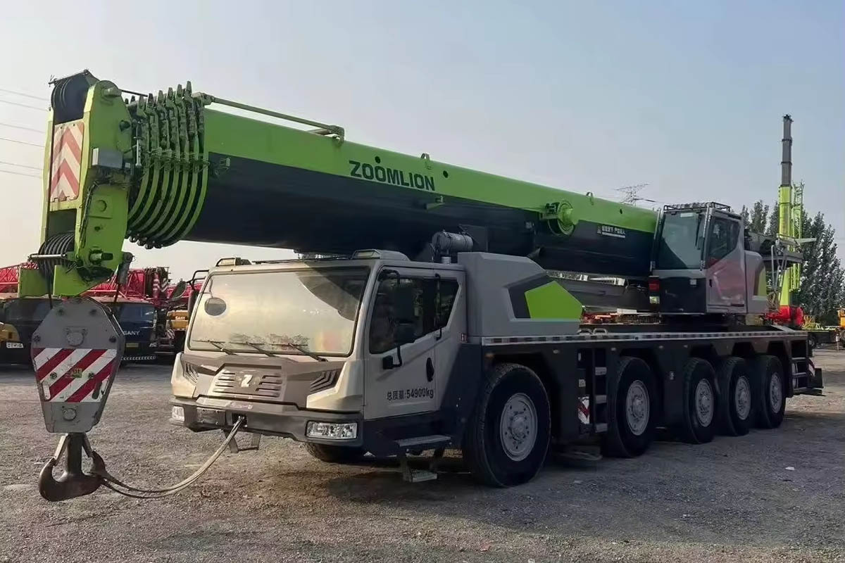 Xe cẩu Zoomlion 130 tấn
